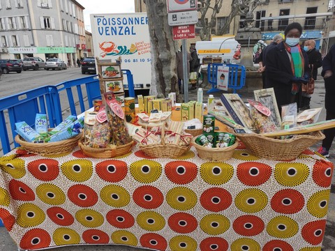 le marché du mardi à Oraison