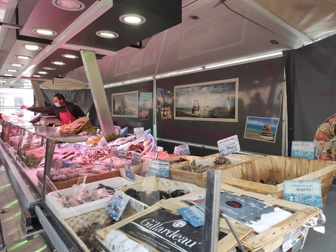 le marché du mardi à Oraison
