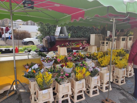 le marché du mardi à Oraison