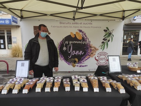 le marché du mardi à Oraison