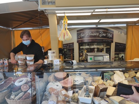 le marché du mardi à Oraison
